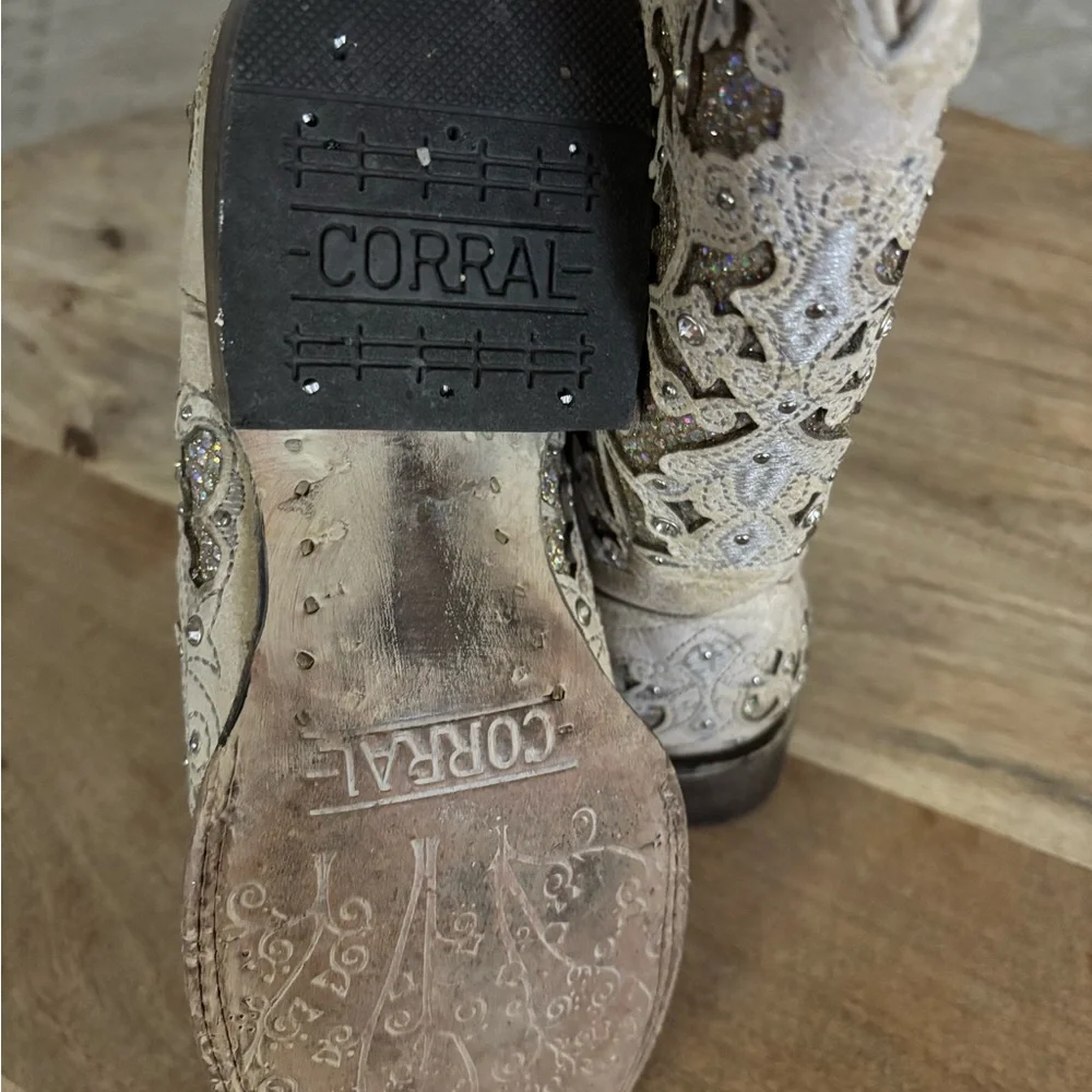 Embellished Cream and Silver Heeled Boots - Picture 5 of 6